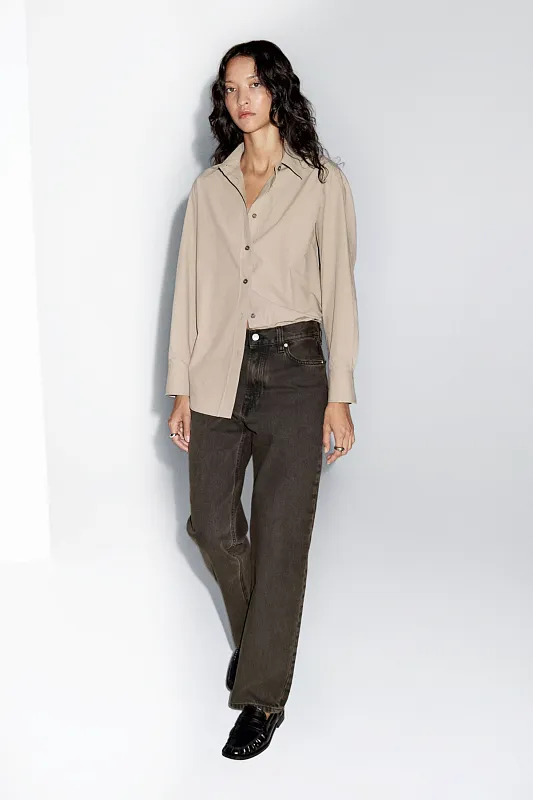 Джинсы прямого кроя с высокой талией Джинсы прямого кроя с высокой талией