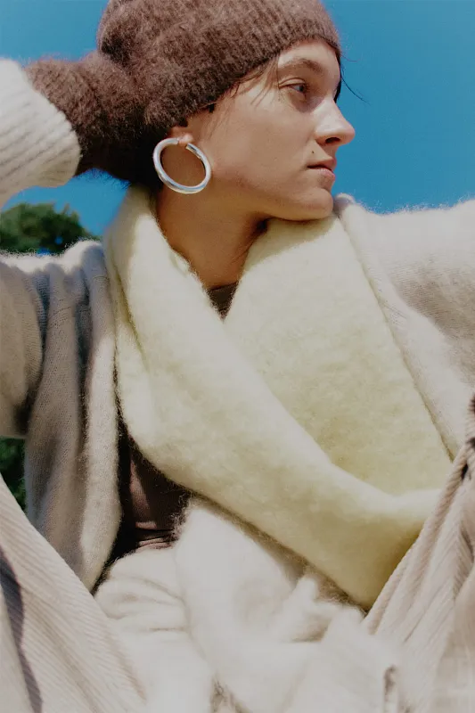 Шапка-бини из кашемира с начесом & OTHER STORIES Шапка-бини из кашемира с начесом & OTHER STORIES